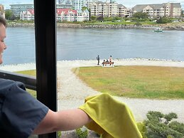 Inn at Laurel Point