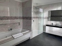 The Diplomat Hotel and Spa