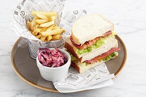 Holiday Inn Rochester Chatham by IHG