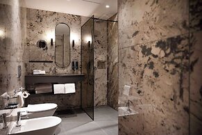 Hilton Milan