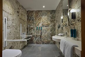 Hilton Milan