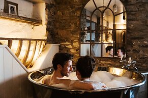 Low Wood Bay Resort & Spa