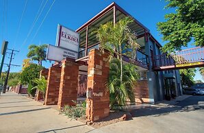 Elkira Court Motel