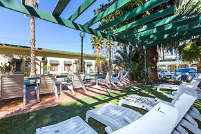 Elkira Court Motel