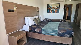 Elkira Court Motel
