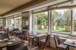 Exe Hotel Colón