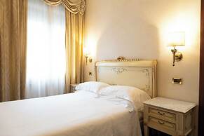 HOTEL STENDHAL