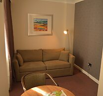 Best Western Kings Manor Hotel
