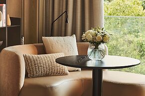 The Berkeley, Maybourne
