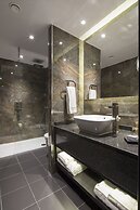 Crowne Plaza Gerrards Cross by IHG