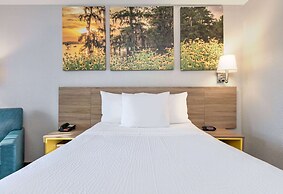 Days Inn by Wyndham Greenville MS