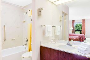 Days Inn by Wyndham Greenville MS