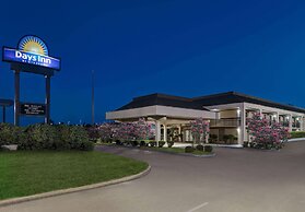 Days Inn by Wyndham Greenville MS