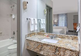 Days Inn by Wyndham Greenville MS