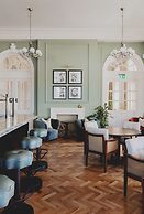 The Queens Hotel