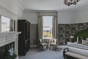The Queens Hotel