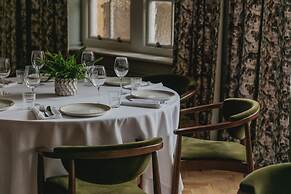 The Queens Hotel