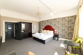 The Queens Hotel