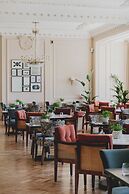 The Queens Hotel