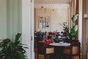 The Queens Hotel