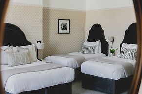 The Queens Hotel
