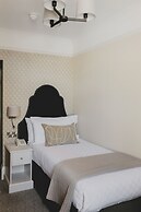 The Queens Hotel