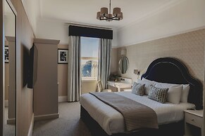 The Queens Hotel