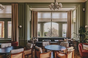 The Queens Hotel