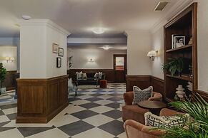 The Queens Hotel