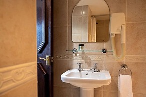 The Queens Hotel