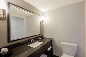 Clarion Pointe Downtown