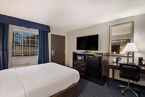 Clarion Pointe Downtown