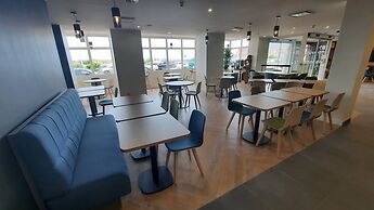 Holiday Inn Calais by IHG