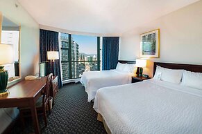 Rosedale On Robson Suite Hotel