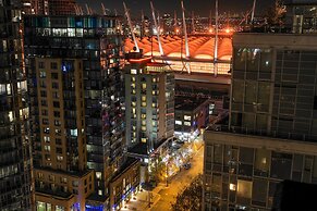 Rosedale On Robson Suite Hotel