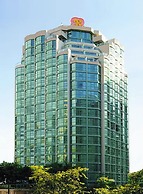 Rosedale On Robson Suite Hotel