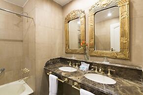 Claridge Hotel
