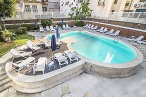 Claridge Hotel