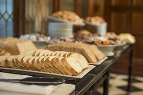 Claridge Hotel
