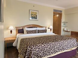 Ramada Plaza by Wyndham Palm Grove