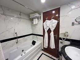Ramada Plaza by Wyndham Palm Grove