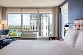 Wyndham Grand Fallsview Hotel