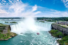 Wyndham Grand Fallsview Hotel
