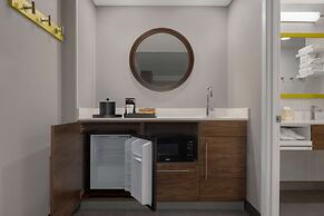 Hampton Inn & Suites by Hilton Toronto Downtown