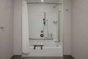 Hampton Inn & Suites by Hilton Toronto Downtown