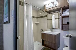 Clarion Hotel