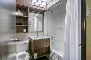Clarion Hotel