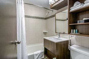Clarion Hotel