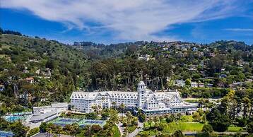 Claremont Resort & Club