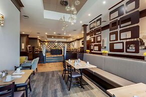 Best Western Plus Toronto Airport Hotel